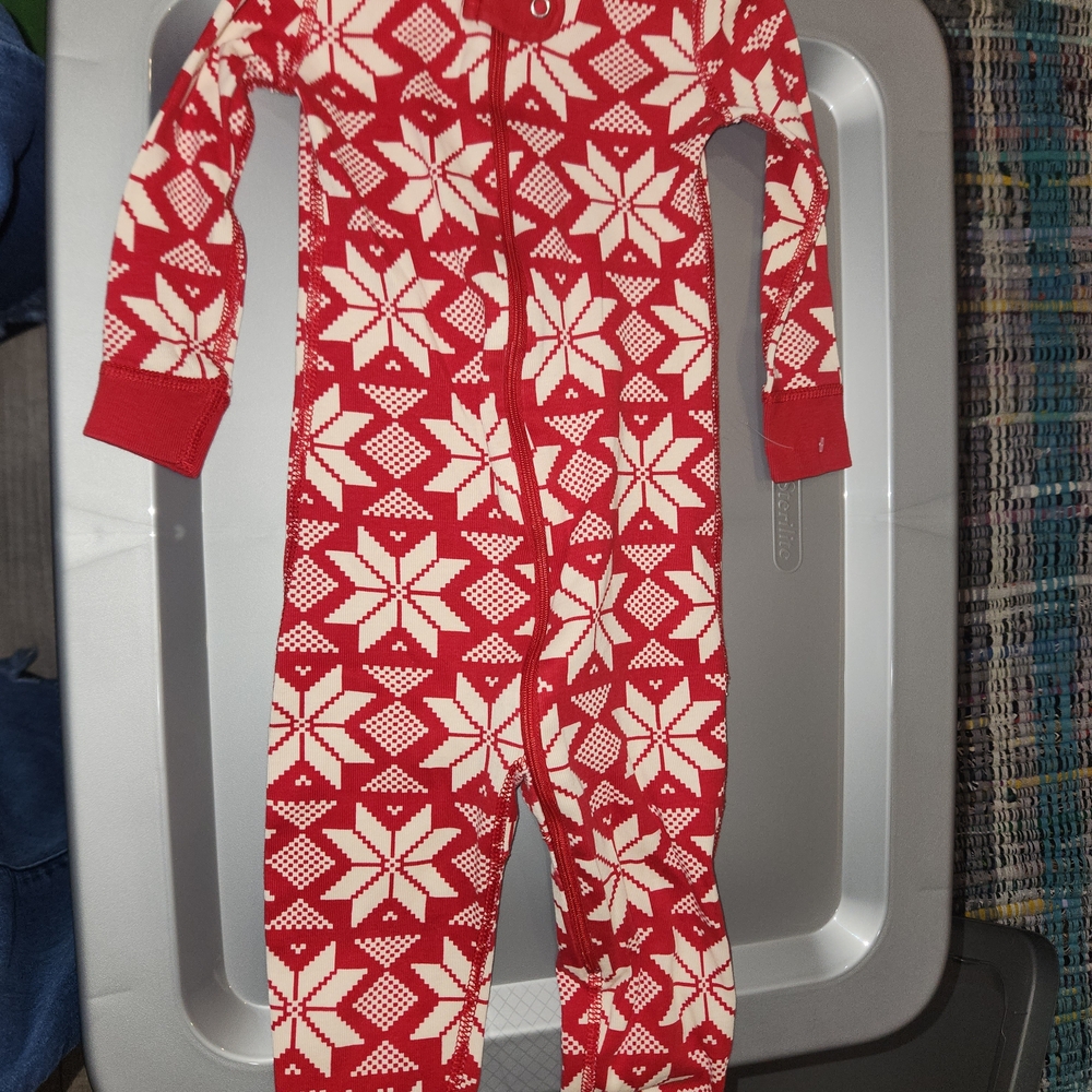 Hanna Andersson Red and Cream Snowflake Footie